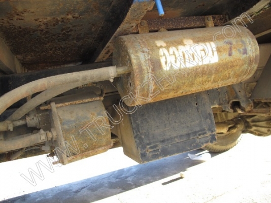 ขายยกชุด3 คันรถบรรทุก 6 ล้อ ยี่ห้อ ISUZU รุ่นNPR 115 แรงม้า (2คัน) รถกระบะ ยี่ห้อ MITSUBISHI รุ่นSTRADA(1คัน)