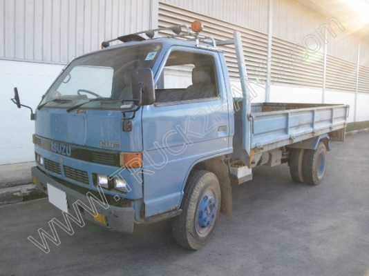 ขายยกชุด3 คันรถบรรทุก 6 ล้อ ยี่ห้อ ISUZU รุ่นNPR 115 แรงม้า (2คัน) รถกระบะ ยี่ห้อ MITSUBISHI รุ่นSTRADA(1คัน)