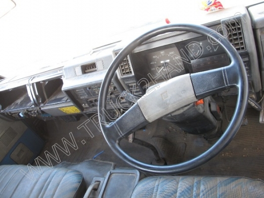 ขายยกชุด3 คันรถบรรทุก 6 ล้อ ยี่ห้อ ISUZU รุ่นNPR 115 แรงม้า (2คัน) รถกระบะ ยี่ห้อ MITSUBISHI รุ่นSTRADA(1คัน)