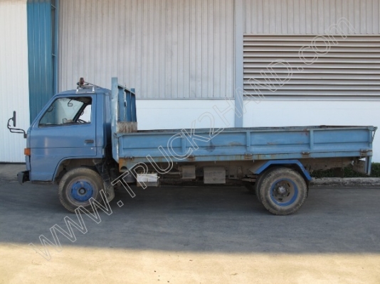 ขายยกชุด3 คันรถบรรทุก 6 ล้อ ยี่ห้อ ISUZU รุ่นNPR 115 แรงม้า (2คัน) รถกระบะ ยี่ห้อ MITSUBISHI รุ่นSTRADA(1คัน)