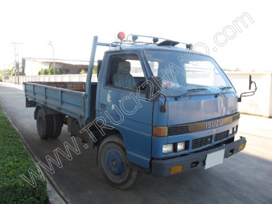 ขายยกชุด3 คันรถบรรทุก 6 ล้อ ยี่ห้อ ISUZU รุ่นNPR 115 แรงม้า (2คัน) รถกระบะ ยี่ห้อ MITSUBISHI รุ่นSTRADA(1คัน)