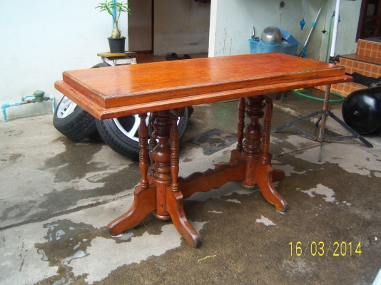 โต๊ะไม้มะค่า กว้าง 55 ซ ยาว 128 สูง 70ซ.ม