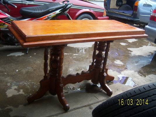 โต๊ะไม้มะค่า กว้าง 55 ซ ยาว 128 สูง 70ซ.ม