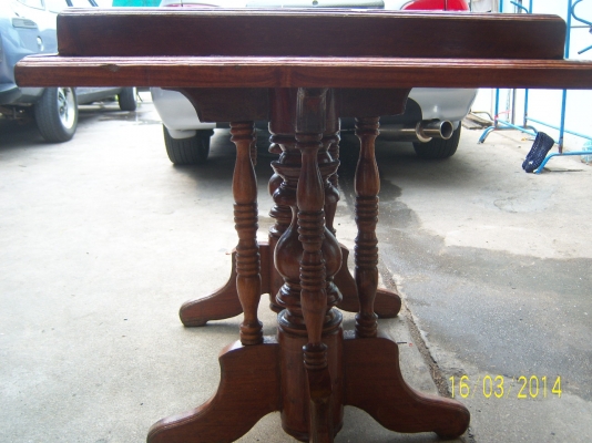 โต๊ะไม้มะค่า กว้าง 55 ซ ยาว 128 สูง 70ซ.ม