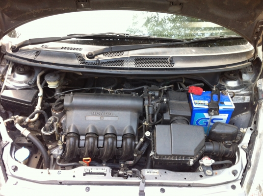 JAZZ 2004  1.5 IDSI  AT (ราคาต่อรองได้)