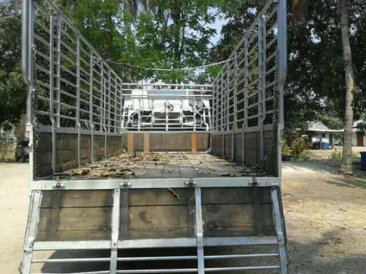 รถฮีโน่ 6 ล้อ รั้ว ( ไม่ดั้ม ) 150 แรงม้า. ปี 52 สนใจติดต่อ 081 - 6079515 รถฮีโน่ 6 ล้อ รั้ว ( ไม่ดั้ม ) 150 แรงม้า. ปี 52 สนใจติดต่อ 081 - 6079515