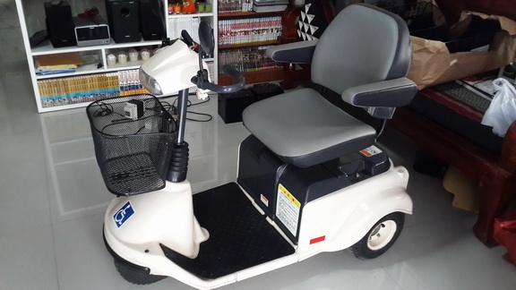 ขายด่วนรถไฟฟ้า 3 ล้อ KUBOTA สำหรับคนแก่หรือคนพิการ เพิ่งมาจากญี่ปุ่น