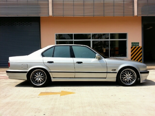 ขายE34 BIHNOHG เครื่อง 2J-GEติด LPG แม็ก18แท้ ชุดแต่งAPELNA ไฟท้ายขาวแดง เจ้าของขายเอง