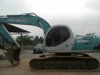 ขายรถแบคโฮ KOBELCO SK-200-5 ธรรมดา เล่มทะเบียน ไฟฟ้าครบ ช่วงล้างเต็ม รถสวย ราคา 1050000