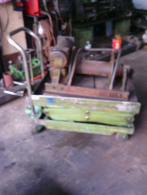 ขาย X-LIFT สูง 1.5 เมตร ราคา 15,000 บาท