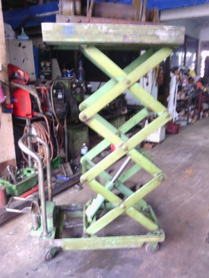 ขาย X-LIFT สูง 1.5 เมตร ราคา 15,000 บาท