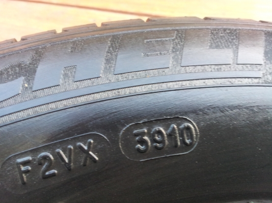 ขายล้อกระทะ JAZZ 4/100 ขอบ15 พร้อมยางและฝาตบ ขายแล้วคับ