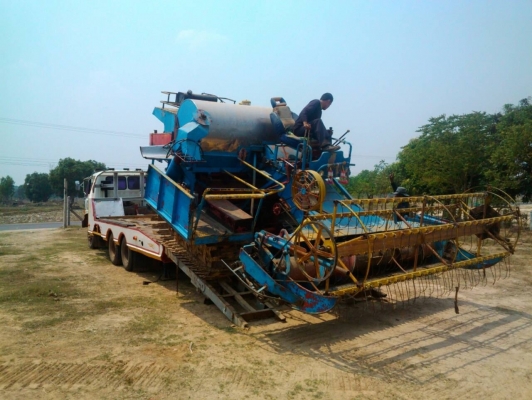 ขายรถเกี่ยวข้าวเครื่องEH700แรงดี ปั้มดี พร้อมใช้งาน แทร็คสวยๆมีออยคูลเลอร์ หม้อนน้ำใหญ่