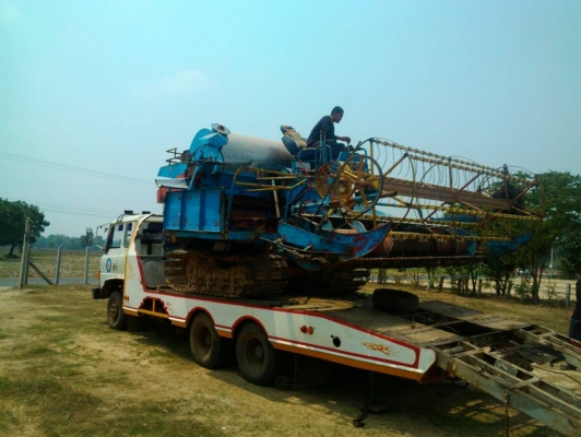 ขายรถเกี่ยวข้าวเครื่องEH700แรงดี ปั้มดี พร้อมใช้งาน แทร็คสวยๆมีออยคูลเลอร์ หม้อนน้ำใหญ่