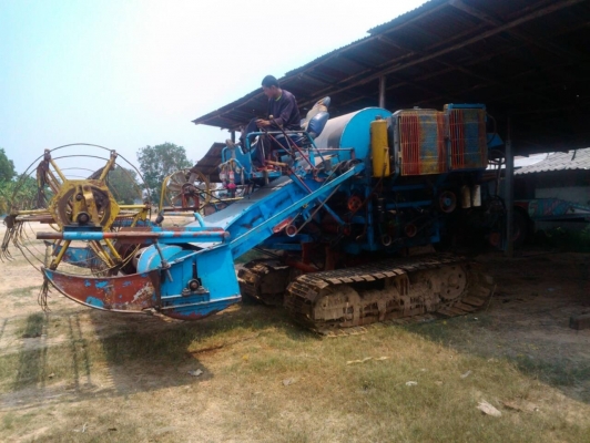 ขายรถเกี่ยวข้าวเครื่องEH700แรงดี ปั้มดี พร้อมใช้งาน แทร็คสวยๆมีออยคูลเลอร์ หม้อนน้ำใหญ่