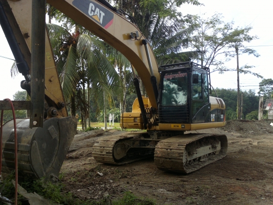 ขายดาวน์แบคโฮ CAT 320 D