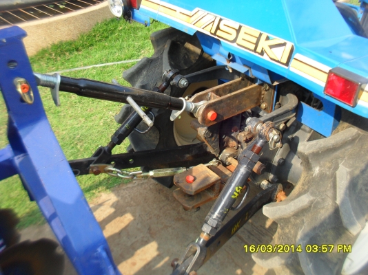 ขายรถไถเล็ก อิซากิ 15.5 4WD พร้อมผานพรวน 8 ใบ 160,000 บาท เก่านอกไม่เคยใช้งานในไทย