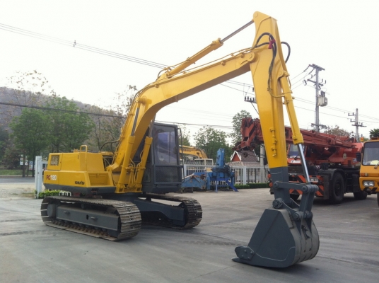 รถแมคโค Komatsu PC120-3 มีไลน์หัวเจาะ