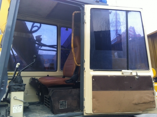 รถแมคโค Komatsu PC120-3 มีไลน์หัวเจาะ