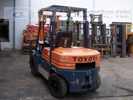 ขายรถ โฟล์คลิฟท์ TOYOTA รุ่น 5-FD30