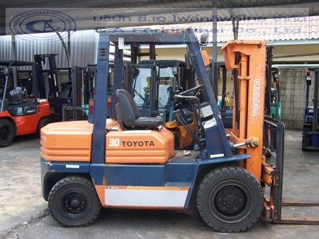 ขายรถ โฟล์คลิฟท์ TOYOTA รุ่น 5-FD30