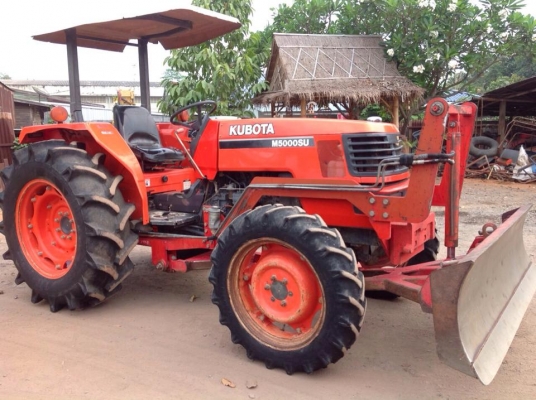 แทรกเตอร์คูโบค้า m5000 สภาพดีพร้อมใช้งาน นำไปใช้เเล้วไม่ผิดหวัง มีผานดันหน้า เเละ ผานบุก