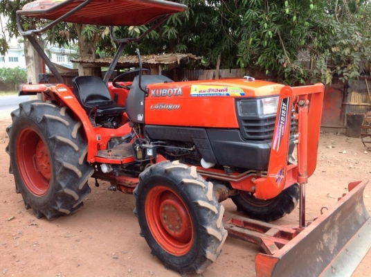 แทรกเตอร์คูโบค้า L4508 สภาพดีเยี่ยม พร้อมใช้งาน เดิมๆทั้งคัน นำไปใช้แล้วไม่ผิดหวัง พร้อมจอบหมุนเเละใบดันหน้า