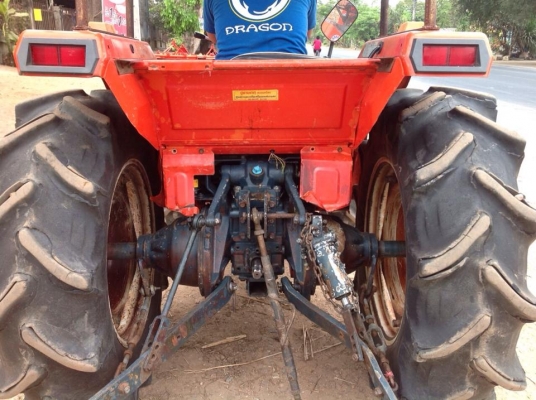 แทรกเตอร์คูโบค้า  L1    26  แรง สภาพดีเยี่ยม พร้อมใช้งาน เดิมๆทั้งคัน นำไปใช้แล้วไม่ผิดหวัง พร้อมจอบหมุนเเละใบดันหน้า