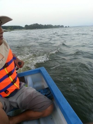 ขายเครื่องเรือสภาพใหม่พร้อมกล่องคู่มือ