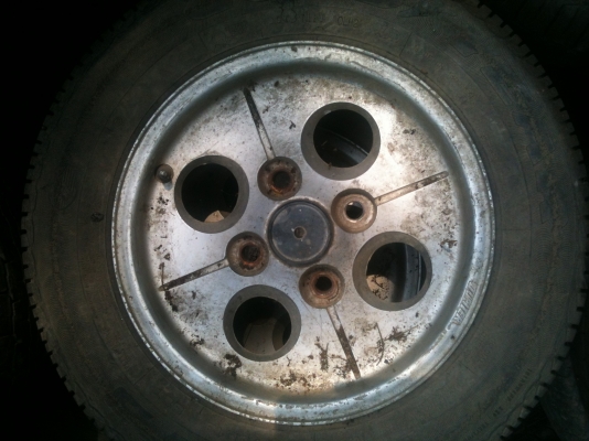 แม็ก JUPITER ขอบ 15 4รู114 พร้อมยาง 4วง ขาย 6,500 บาท