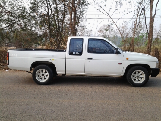 นิสสันบิ๊กเอ็มสภาพดีครับมีแก็สด้วยครับ เครื่องแน่นๆ ขาย 109000 บาท