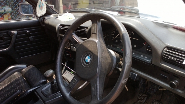 ขายรถเก๋ง bmw 315 ติด ต่อ 871464884