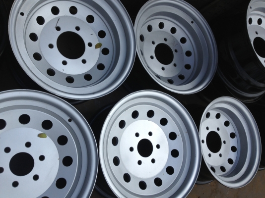 กะทะผ่ากลึงมือหนาพิเศษ เพลาลอย D-MAX , NAVARA , VIGO , TRITON ,BT-50 , ELF TATA KIA ฯ กลึงมือ พานทองกะทะล้อแบบหนาเลยครับ กะทะผ่ากลึงมือหนาพิเศษ เพลาลอย D-MAX , NAVARA , VIGO , TRITON ,BT-50 , ELF TATA KIA ฯ กลึงมือ พานทองกะทะล้อแบบหนาเลยครับ