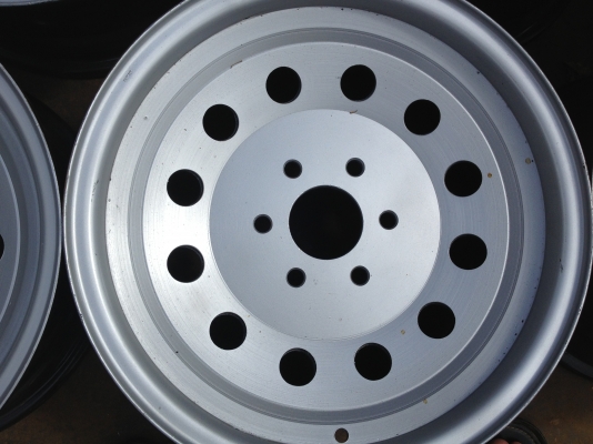 กะทะผ่ากลึงมือหนาพิเศษ เพลาลอย D-MAX , NAVARA , VIGO , TRITON ,BT-50 , ELF TATA KIA ฯ กลึงมือ พานทองกะทะล้อแบบหนาเลยครับ กะทะผ่ากลึงมือหนาพิเศษ เพลาลอย D-MAX , NAVARA , VIGO , TRITON ,BT-50 , ELF TATA KIA ฯ กลึงมือ พานทองกะทะล้อแบบหนาเลยครับ