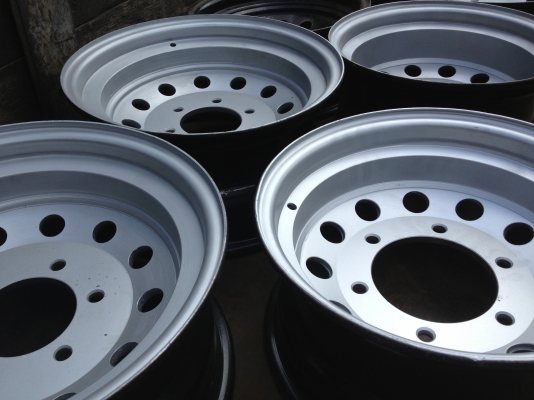 กะทะผ่ากลึงมือหนาพิเศษ  เพลาลอย  D-MAX , NAVARA , VIGO , TRITON ,BT-50 , ELF  TATA  KIA ฯ  กลึงมือ พานทองกะทะล้อแบบหนาเลยครับ