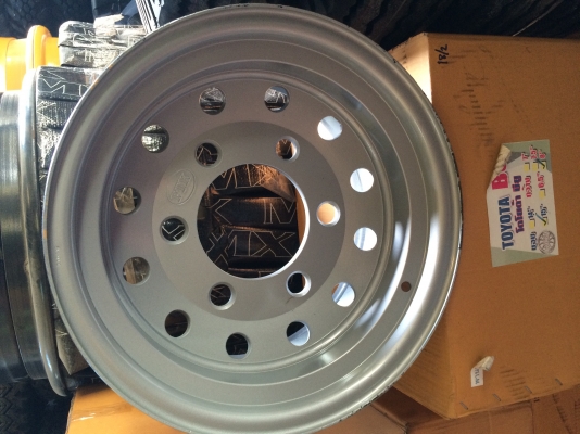 กะทะผ่ากลึงมือหนาพิเศษ เพลาลอย D-MAX , NAVARA , VIGO , TRITON ,BT-50 , ELF TATA KIA ฯ กลึงมือ พานทองกะทะล้อแบบหนาเลยครับ กะทะผ่ากลึงมือหนาพิเศษ เพลาลอย D-MAX , NAVARA , VIGO , TRITON ,BT-50 , ELF TATA KIA ฯ กลึงมือ พานทองกะทะล้อแบบหนาเลยครับ