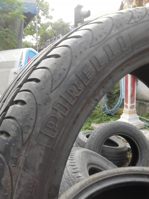 205/45R17 PIRALLI  PZERO NERO   มี  2 เส้น สภาพใหม่ หนา ไม่เคยรั่ว TEL.081-427-3941
