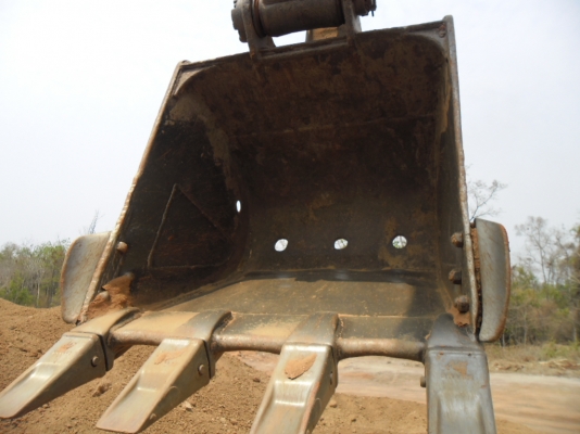 ขายถูกรถแบคโฮ VOLVO210BLC สวยๆเดิมๆสภาพพร้อมใช้โซ่หนาเอวแน่นไฟฟ้าเต็มแอร์เย็นทำงานดีมากไม่มีโหลดเอกสารเล่มทะเบียน