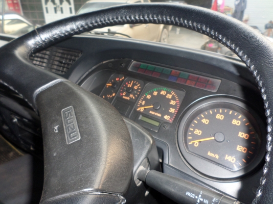 6 ล้อใหญ่  อีซูซุ  FTR  200 แรง  ยูโร 2  กระบะคอกเหล็กรั้วสูง 10 เส้น สภาพใหม่ ยาว 7.2 เมตร