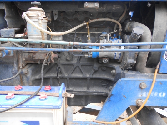 ขายรถแทรกเตอร์ FORD 6610 (เสื้อลาย) เพลาเดียวพร้อมอุปกรณ์ 2 ชิ้น ขายรถแทรกเตอร์ FORD 6610 (เสื้อลาย) เพลาเดียวพร้อมอุปกรณ์ 2 ชิ้น