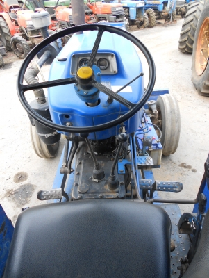 ขายรถแทรกเตอร์ FORD 6610 (เสื้อลาย) เพลาเดียวพร้อมอุปกรณ์ 2 ชิ้น ขายรถแทรกเตอร์ FORD 6610 (เสื้อลาย) เพลาเดียวพร้อมอุปกรณ์ 2 ชิ้น