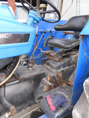 ขายรถแทรกเตอร์ FORD 6610 (เสื้อลาย) เพลาเดียวพร้อมอุปกรณ์ 2 ชิ้น ขายรถแทรกเตอร์ FORD 6610 (เสื้อลาย) เพลาเดียวพร้อมอุปกรณ์ 2 ชิ้น