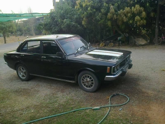 TOYOTA  RT81 คลาสสิค สีทำมาใหม่ โครเมียมรอบคัน พร้อมเล่ม