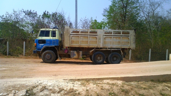 สิบล้อ HINO KT725 แบบสองเพลาดั้ม มีระบบลากพ่วง เครื่อง HINO EP100 เบรคของสิงห์ไฮเทค เบรคทิฟฟี่ ยางดีทุกเส้น รถสวยมีทะเบียนครบ