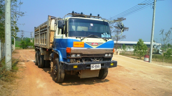 สิบล้อ HINO KT725 แบบสองเพลาดั้ม มีระบบลากพ่วง เครื่อง HINO EP100 เบรคของสิงห์ไฮเทค เบรคทิฟฟี่ ยางดีทุกเส้น รถสวยมีทะเบียนครบ