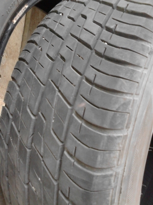 215/65R15 BRIDGE STONE LEO627  มี 2 เส้น Tel. 081-427-3941