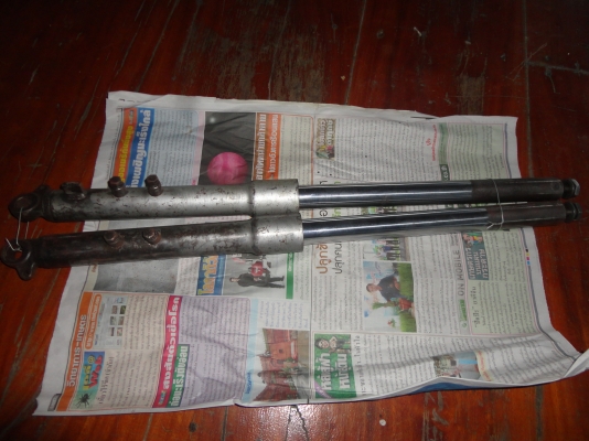 ขายโช๊ค suzuki k-125 คู่หน้าแท้ สนใจโทร.081-005-8785