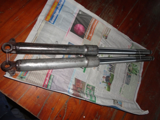 ขายโช๊ค suzuki k-125 คู่หน้าแท้ สนใจโทร.081-005-8785