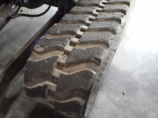 ขายแทร็กยาง PC40-7- ,PC45-1- PC40R-8- มือสองญี่ปุ่น