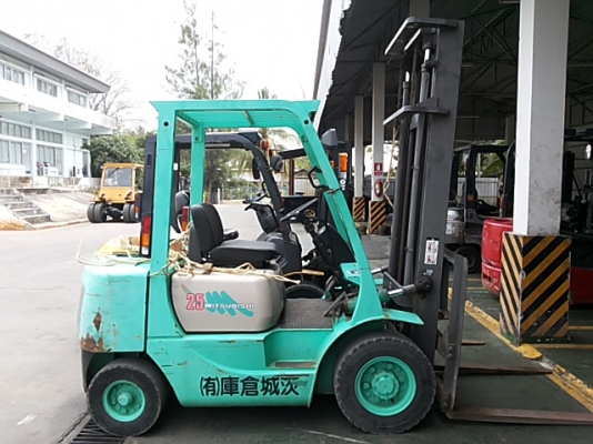 2113 ขาย โฟร์คลิฟท์ มือสอง 2113 ขาย โฟร์คลิฟท์ มือสอง